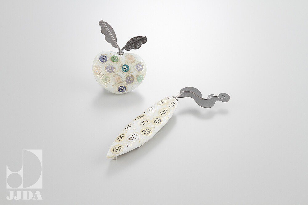 ブローチ/Brooch