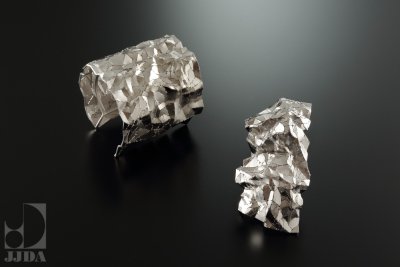 ブレスレット、ブローチ